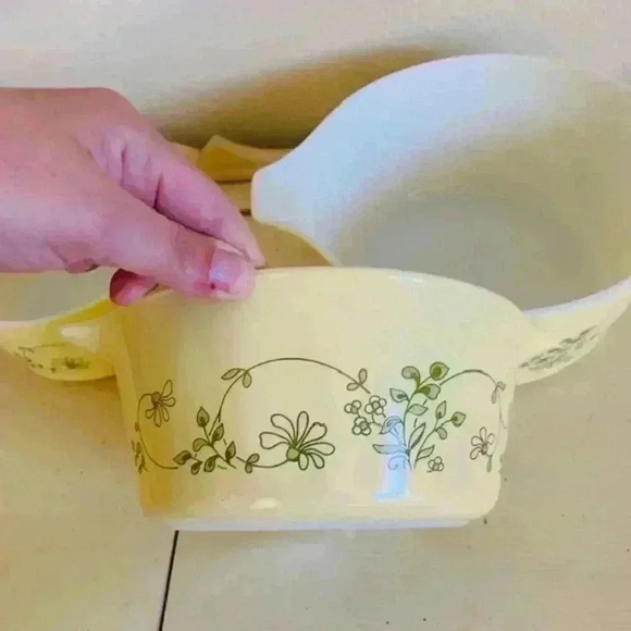 Vintage Shenandoah (Wintergreen) Pyrex 3 - Picture 5 of 12